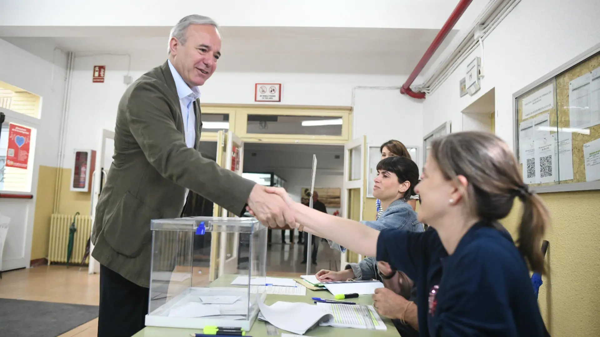 En fotos | La jornada electoral de los comiciones europeos en imágenes
                        
                            En fotos | Primera noche de fiesta en Salou de los estudiantes de la Evau
                        
                    
                        
                            En fotos | La playa de Salou se llena de bañistas a las puertas del verano
                        
                    
                        
                            Fotos | Primeros chapuzones del año tras la apertura de piscinas en Zaragoza
                        
                    
                        
                            En fotos | Salou recibe estos días a cientos de estudiantes aragoneses tras los exámenes de la Evau
                        
                    
                        
                            En imágenes: obras en el ferial de Valdespartera de Zaragoza
                        
                    
                        
                            Fotos | Cierre de campaña del PP para las elecciones europeas en Zaragoza