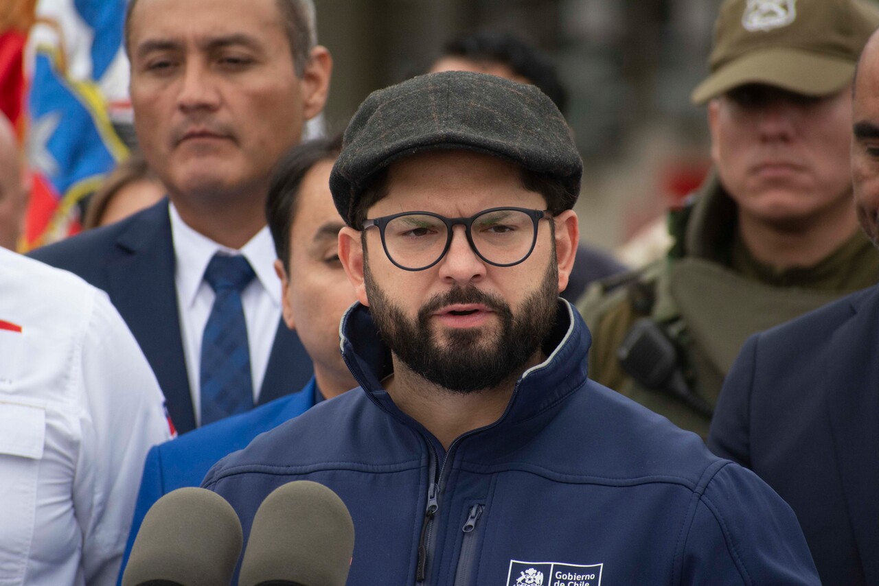 Presidente Boric respondió a personas que le gritaron “merluzo”: “Quedan mucho más en ridículo ustedes que yo”