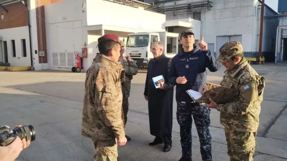 En medio del escándalo por los alimentos, el Ejército entregó mercadería a la Fundación CONIN