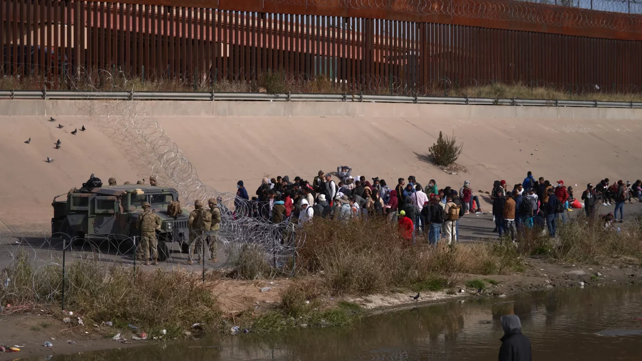 Presidenta del Senado rechaza restricción al asilo de migrantes en EU