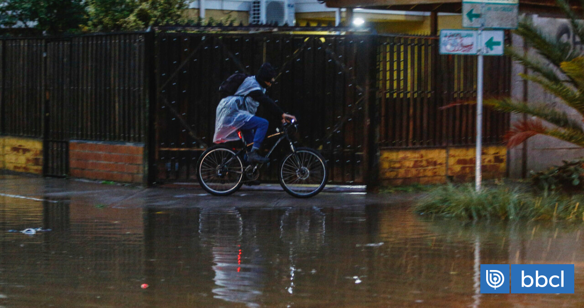 Revisa las comunas con clases suspendidas por pronóstico de intensas lluvias en el centro sur del país