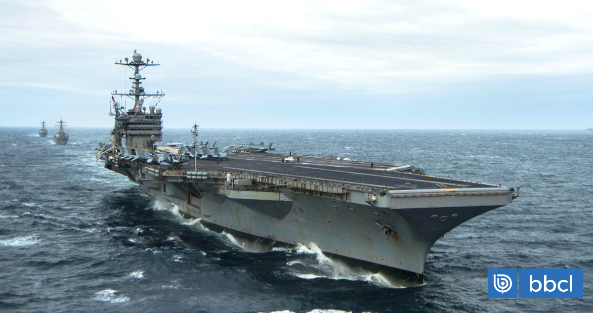 Fragata de la Armada escolta a portaaviones USS George Washington en su histórica visita a Chile