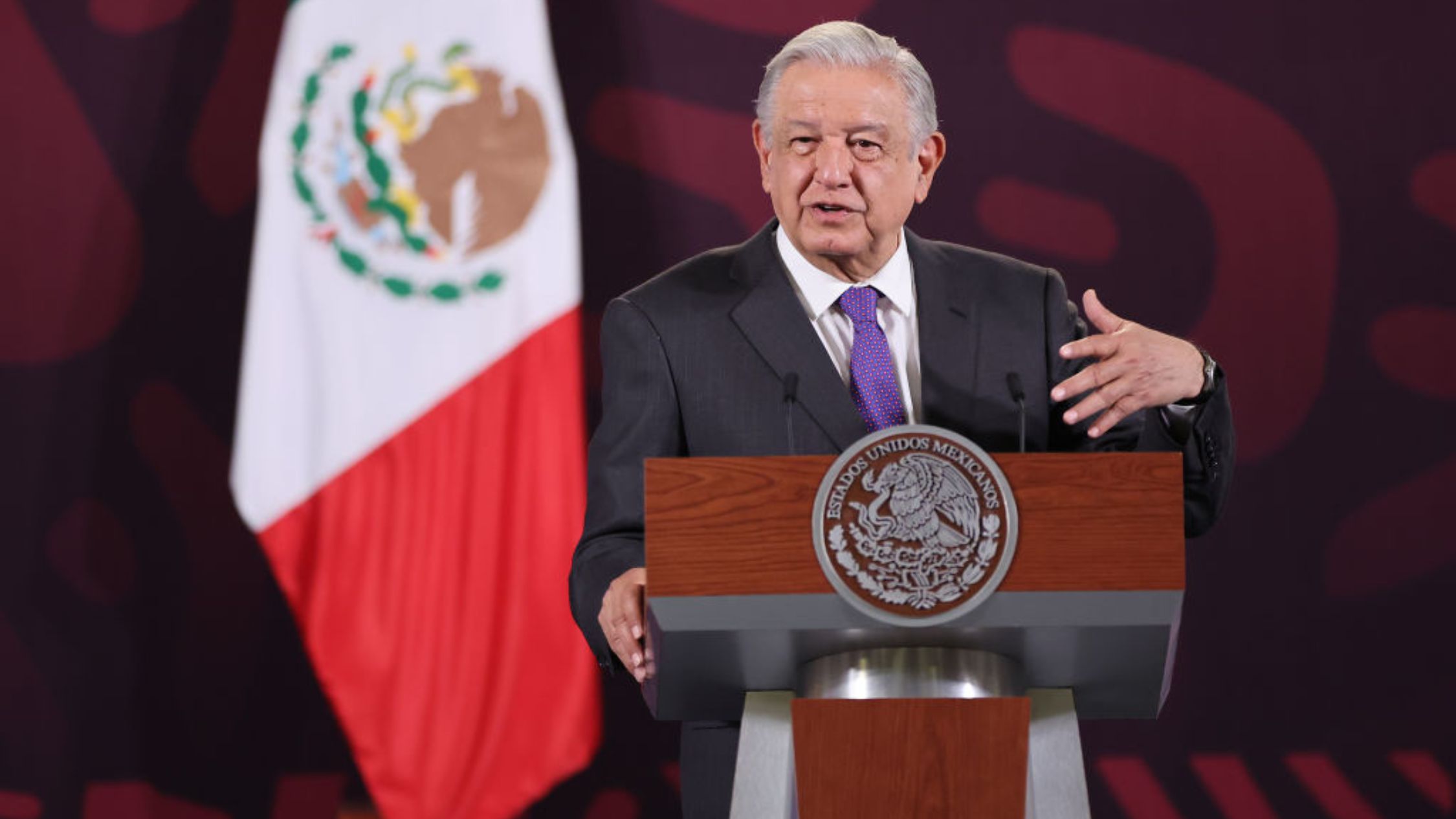 López Obrador busca acuerdo para que migrantes no sean devueltos a México tras nueva medida de Biden que restringe solicitudes de asilo