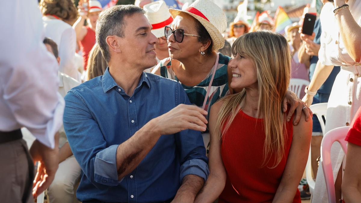 Sánchez suma a su mujer a la campaña tras su citación judicial para movilizar a su electorado