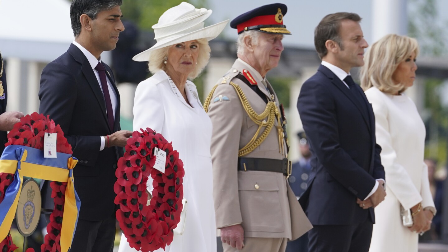 El rey Carlos III rinde homenaje a una generación que luchó, murió y esperó la libertad