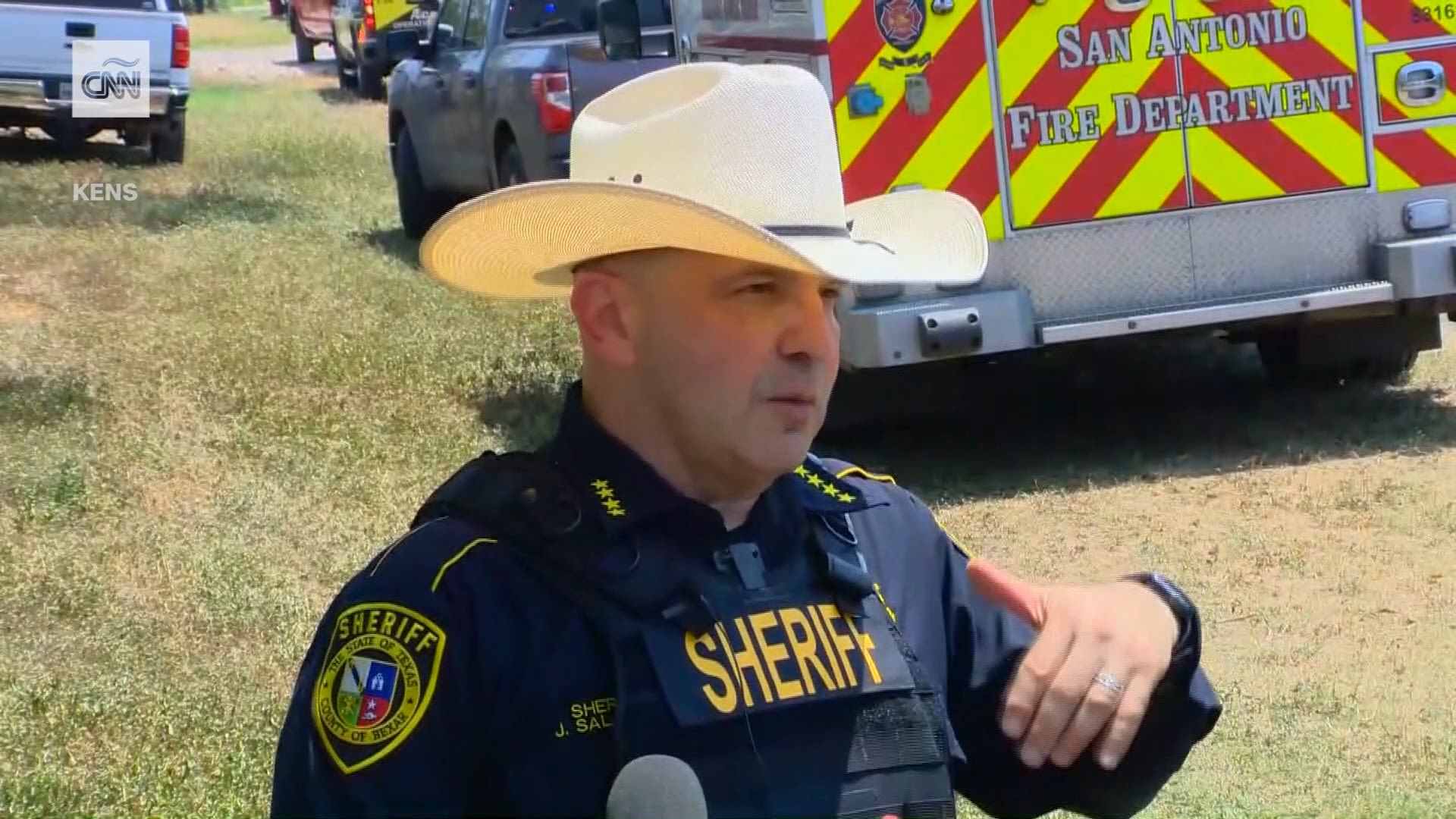 «Una mujer pagó US$ 16.000 para llegar”, dice sheriff en Texas tras operativo contra tráfico de personas