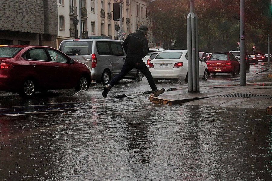 Sistema frontal cálido: advierten alta probabilidad de remociones en masa entre las regiones del Maule a Los Ríos