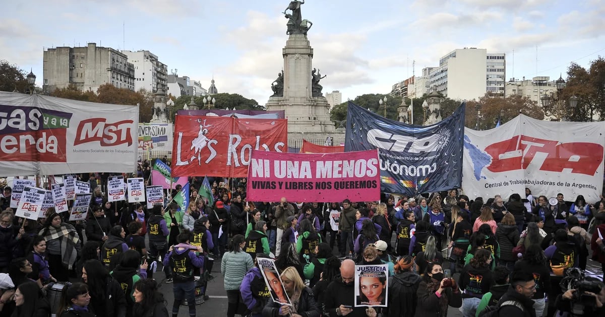 Ni una menos, en vivo: con cánticos y reclamos al Gobierno, finalizó el acto afuera del Congreso