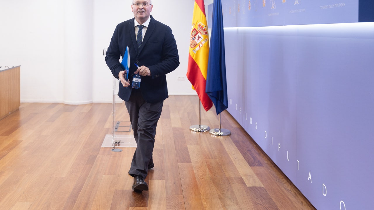 Tellado escribe a Armengol en la jornada de reflexión por su «bochornoso» comportamiento en el Senado